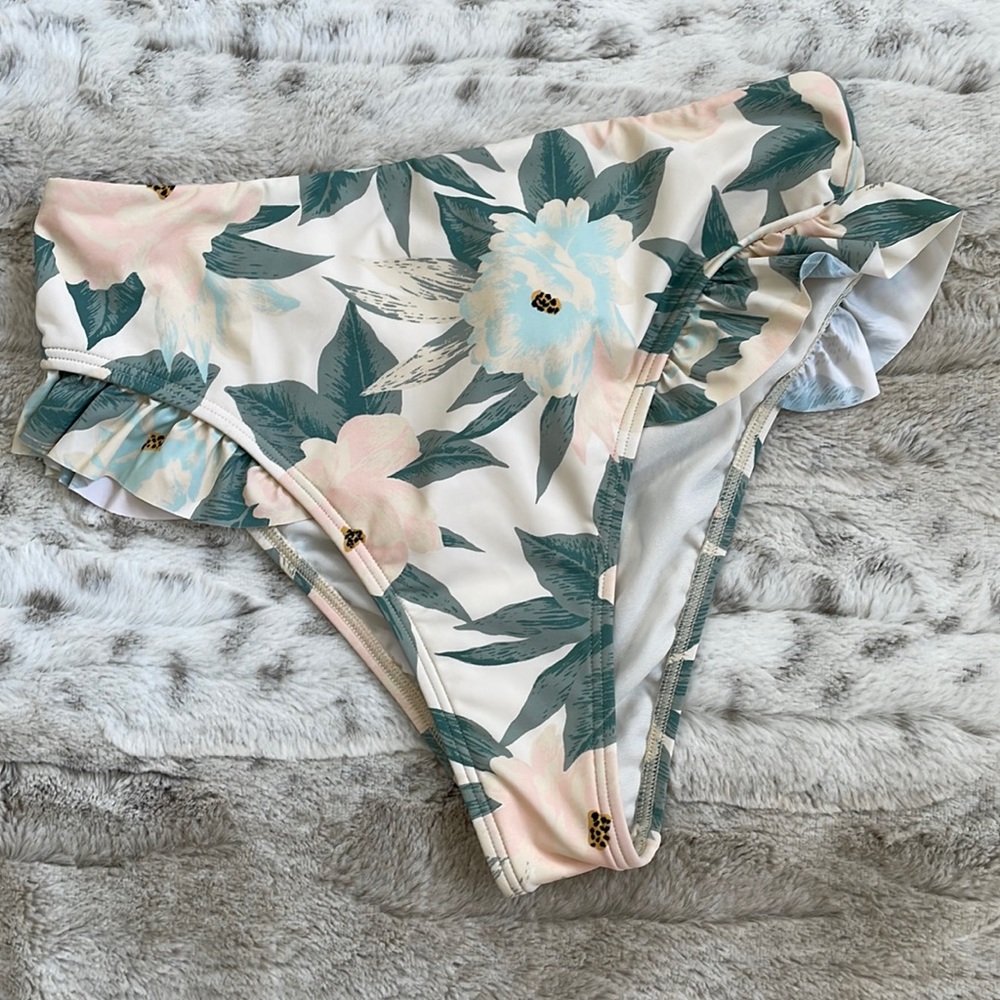 Billabong x Salty Blonde Sandy Babe Ruffle Maui Rider Bikini Bottoms Size S
